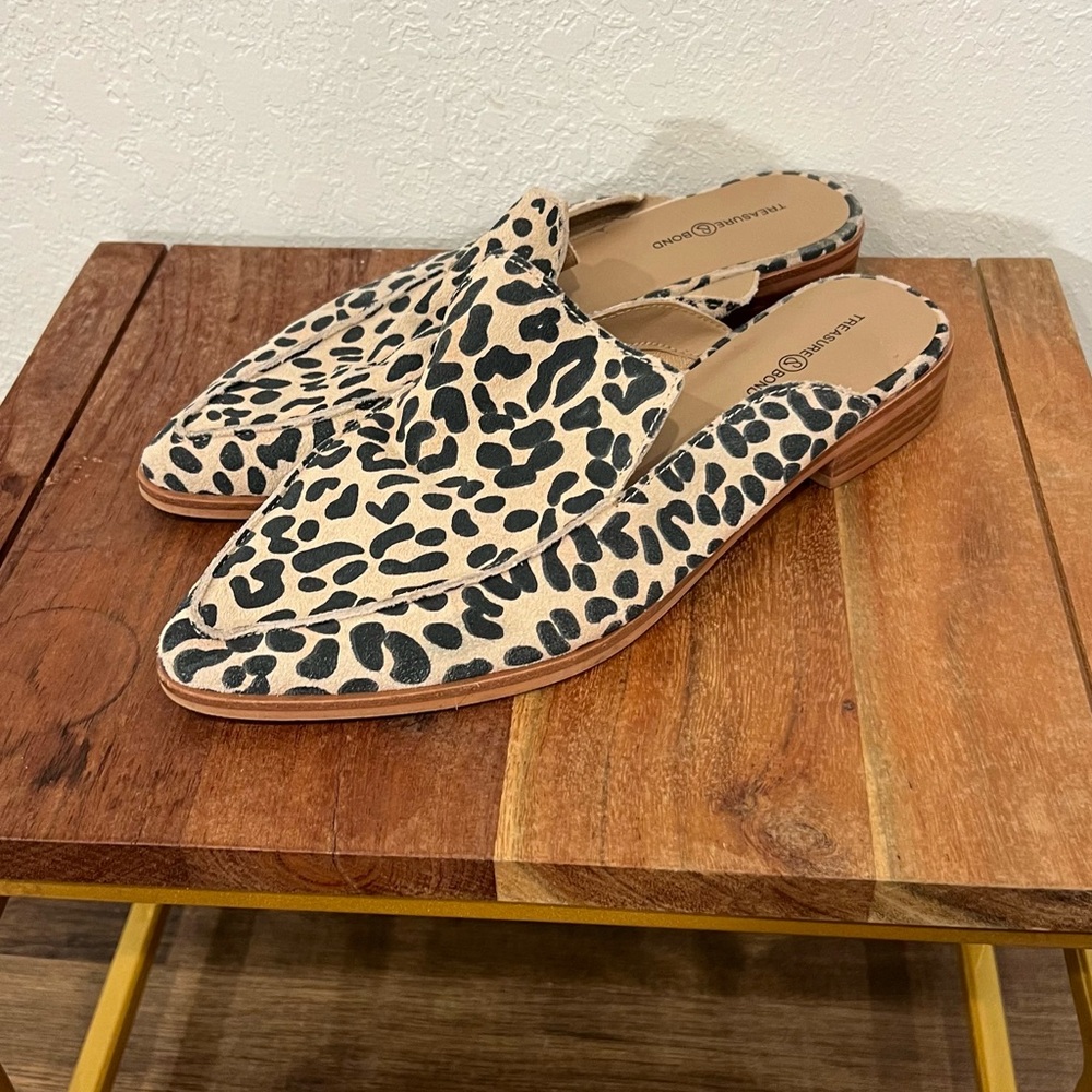 Treasure & Bond Black and Tan Leopard Mules